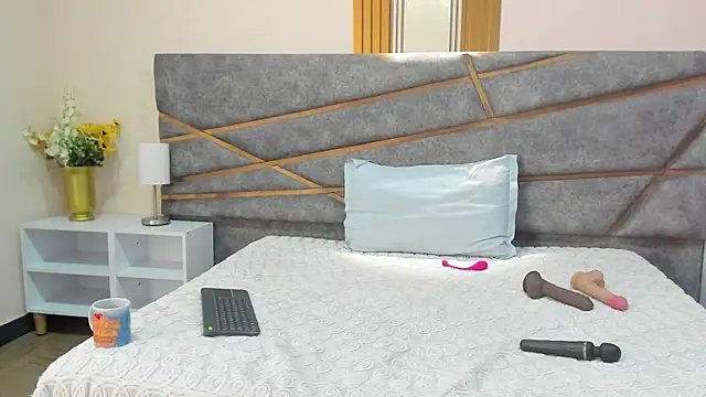 Snapshot of Julia_Gomes chatting on November 1, 2025, 7:27 pm Julia Gomes online show from November 1, 2025, 7:27 pm