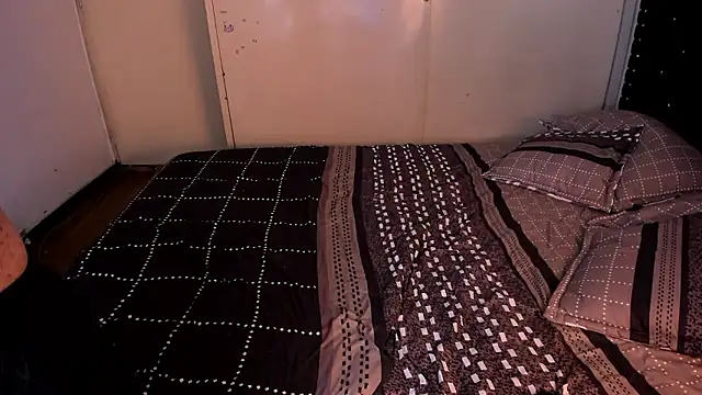 valerie luxe  online show from January 11, 2026, 6:29 am