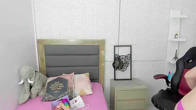 Kittytimberlake online show from February 8, 2025, 6:55 pm