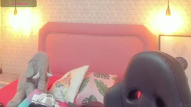 Kittytimberlake online show from March 13, 2025, 11:30 am