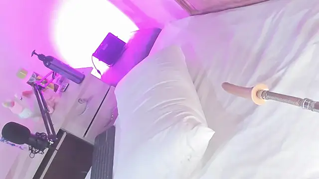 lili moonn online show from September 19, 2025, 1:12 pm