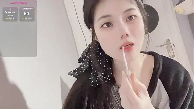 Qedgjwyz1 online show from February 16, 2025, 2:10 pm