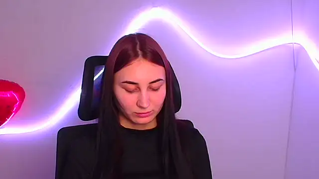 Jennifer Blum online show from March 3, 2025, 4:14 am