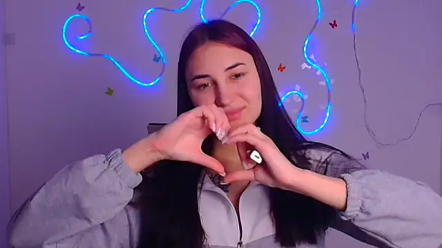 Jennifer Blum online show from March 4, 2025, 1:06 pm