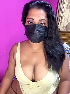 NOORA-GIRL online show from September 27, 2025, 10:15 pm