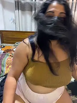 NOORA-GIRL online show from March 18, 2026, 10:35 pm