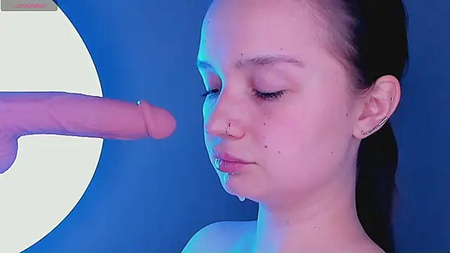 bitchpeace  online show from April 18, 2026, 4:44 pm