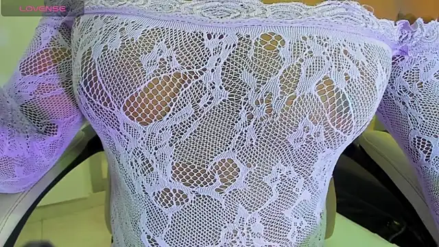 SofiaBrouw online show from September 10, 2025, 12:38 pm