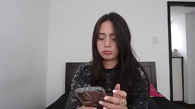 rebecca collin online show from February 16, 2026, 3:52 pm