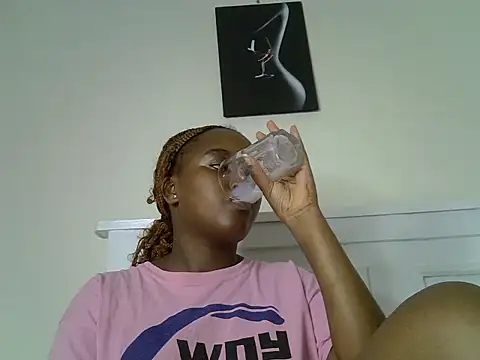  nightnurse online show from December 4, 2024, 1:31 pm