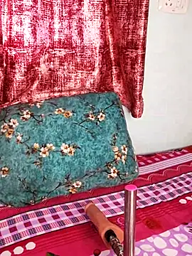 juhicpl143 online show from October 10, 2025, 10:36 am