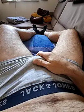 Snapshot of oldermanforwomen chatting on March 17, 2025, 2:01 pm oldermanforwomen online show from March 17, 2025, 2:01 pm