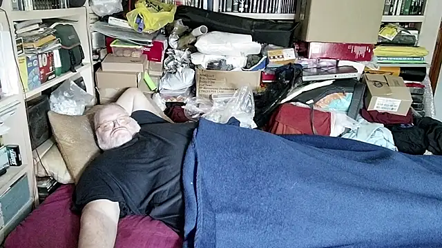 hadeszeuss2 online show from March 1, 2025, 2:44 pm