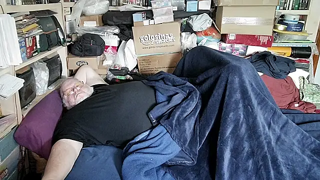 hadeszeuss2 online show from April 7, 2026, 1:44 pm