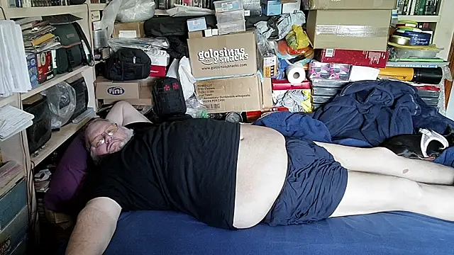 hadeszeuss2 online show from April 22, 2026, 1:45 pm