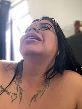 Devilsweet17 online show from April 12, 2026, 2:22 pm