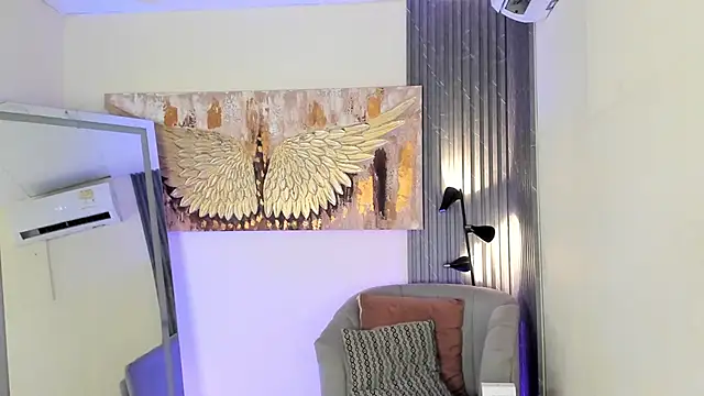 emma alice  online show from January 28, 2025, 1:05 pm