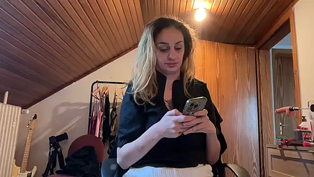 JeSuisUnTapin online show from September 25, 2025, 7:23 am