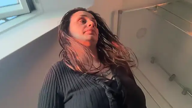 JeSuisUnTapin online show from April 21, 2026, 6:23 pm