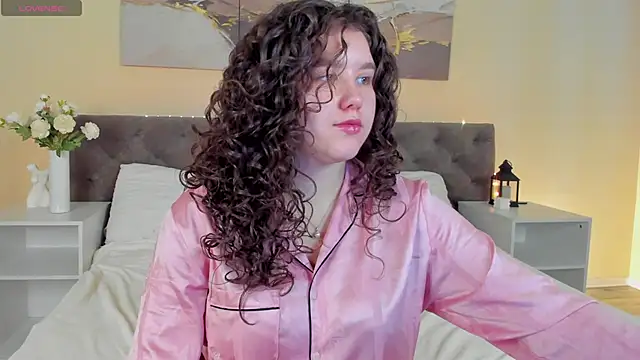 Ariella Sol online show from April 21, 2026, 9:26 am