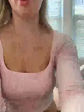 LoveShae  online show from November 5, 2025, 4:40 pm