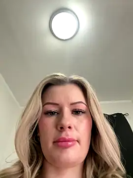 LoveShae  online show from January 7, 2026, 6:21 pm