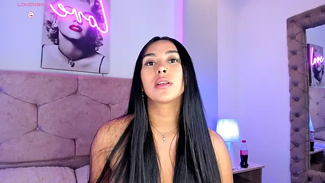 Cameliaa Smiith online show from January 30, 2025, 9:47 am