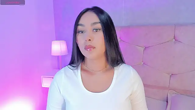 Snapshot of Cameliaa_Smiith chatting on May 27, 2026, 3:58 am Cameliaa Smiith online show from May 27, 2026, 3:58 am