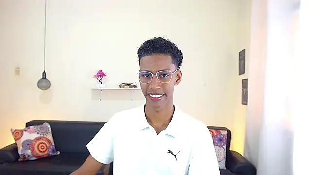 maiki18  online show from February 12, 2025, 1:48 pm