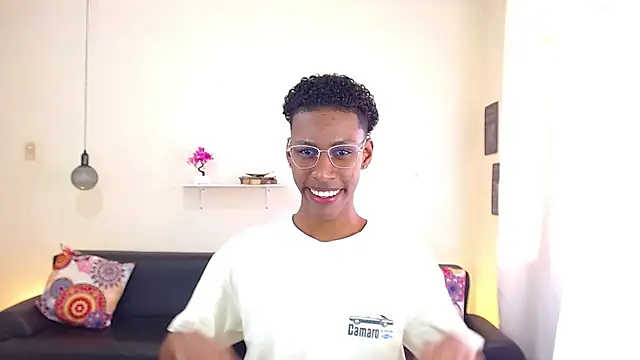 maiki18  online show from February 26, 2025, 1:41 pm