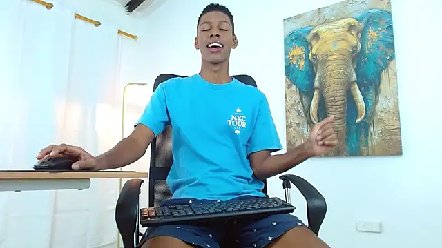 maiki18  online show from September 11, 2025, 2:06 pm