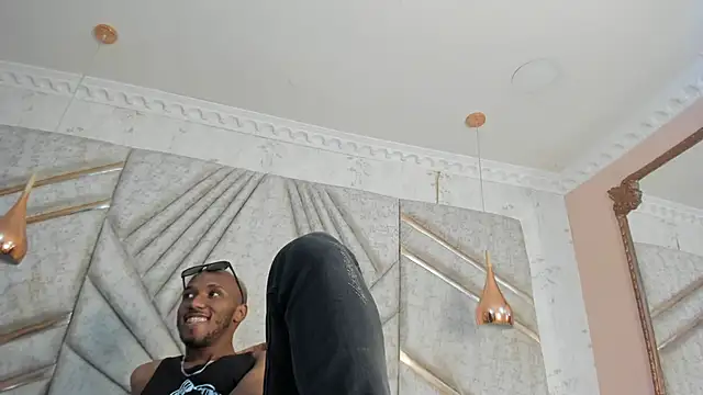 JamesParck online show from February 7, 2025, 3:19 pm