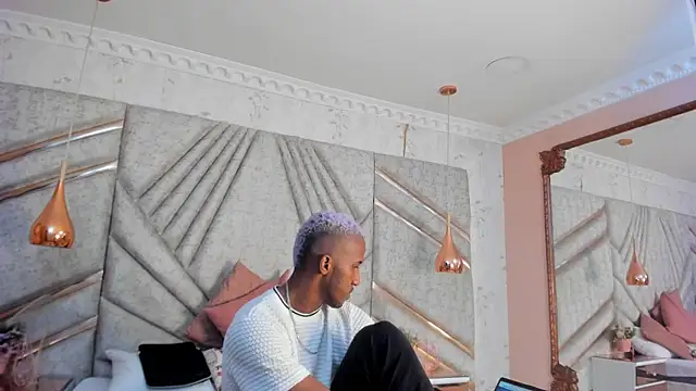 JamesParck online show from February 8, 2025, 5:08 pm