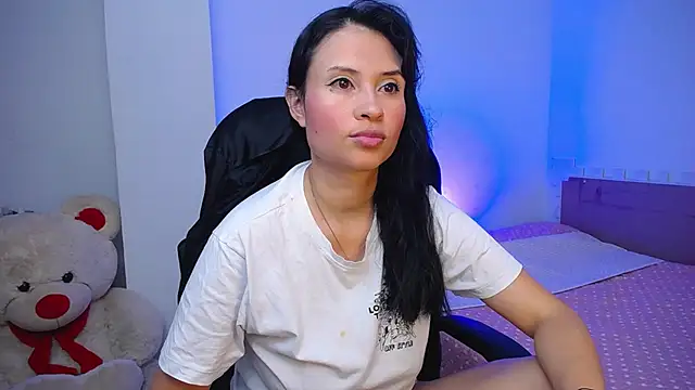 keelly richaardson1 online show from February 13, 2025, 9:27 pm