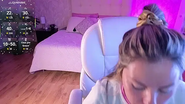 brandy sweet  online show from September 12, 2025, 1:11 pm