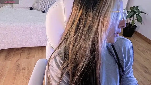 brandy sweet  online show from September 21, 2025, 3:13 pm