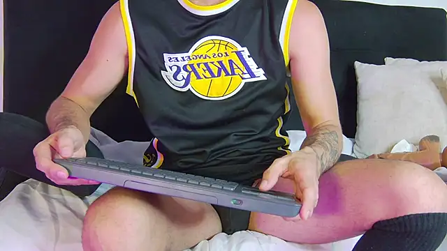 Adam MillanFF online show from January 5, 2026, 8:23 pm