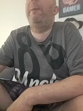 ShyBoy1982 online show from April 28, 2026, 10:42 am