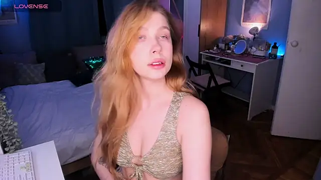 tenderdreams online show from December 12, 2024, 12:48 am