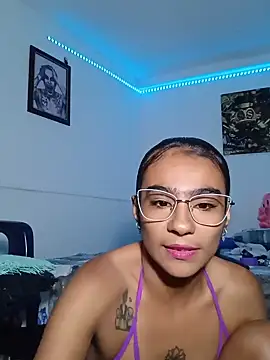 Snapshot of Leslly_ chatting on June 10, 2026, 10:14 am Leslly online show from June 10, 2026, 10:14 am