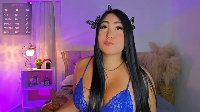 Snapshot of Sarahballiston_ chatting on November 6, 2025, 12:11 am Sarahballiston online show from November 6, 2025, 12:11 am