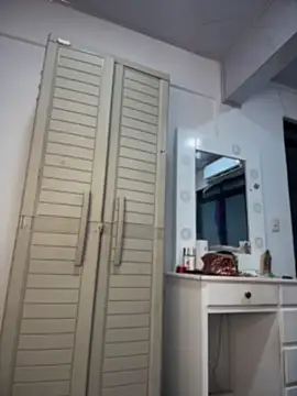 Sarahballiston  online show from April 9, 2026, 1:27 am