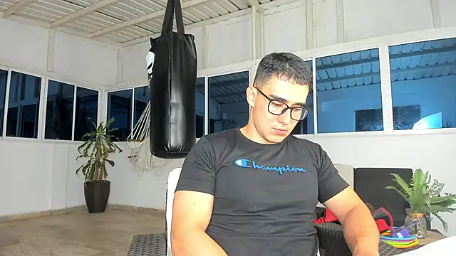 owengray2n online show from December 19, 2024, 11:57 pm