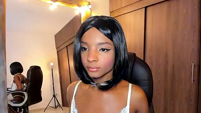 Snapshot of alikahouston4 chatting on February 6, 2025, 8:39 am alikahouston4 online show from February 6, 2025, 8:39 am