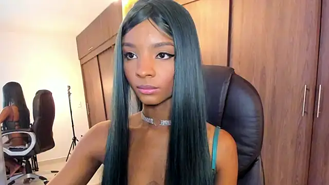 Snapshot of alikahouston4 chatting on February 13, 2025, 4:22 am alikahouston4 online show from February 13, 2025, 4:22 am