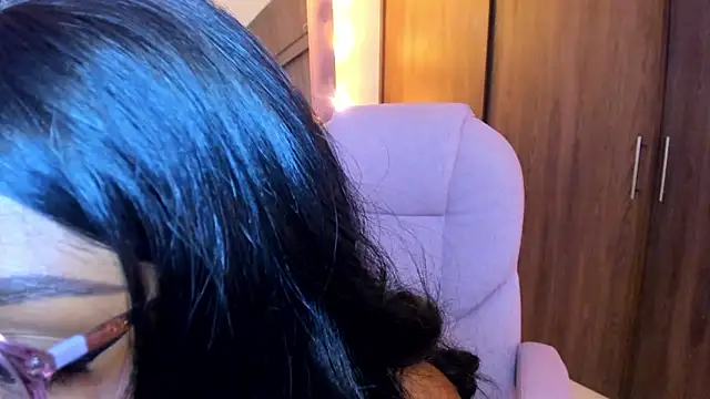 Snapshot of alikahouston4 chatting on March 5, 2026, 6:59 pm alikahouston4 online show from March 5, 2026, 6:59 pm