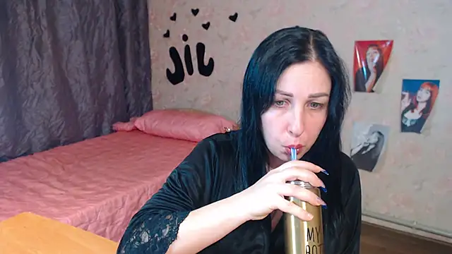 JillStevens online show from November 12, 2025, 9:36 pm