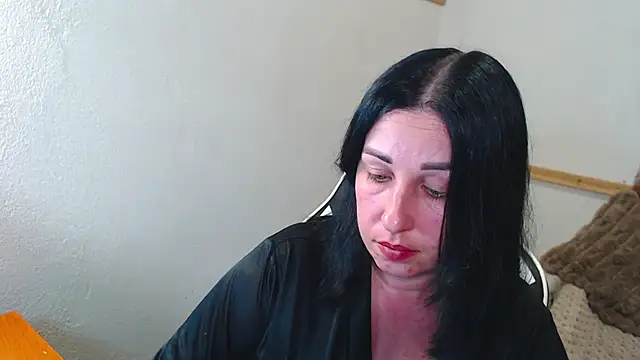 Snapshot of JillStevens chatting on June 1, 2026, 8:32 pm JillStevens online show from June 1, 2026, 8:32 pm