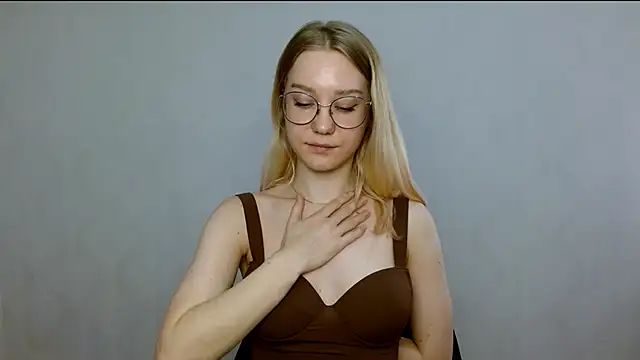 cindi hot online show from February 26, 2025, 7:42 am