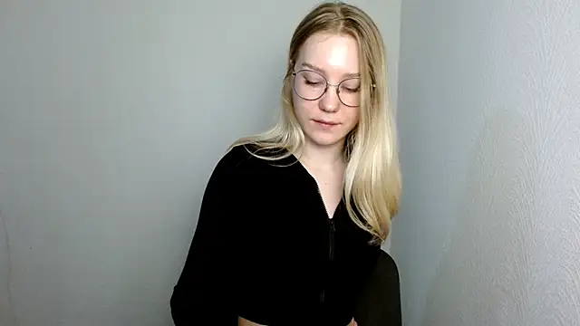 cindi hot online show from March 13, 2025, 12:13 pm